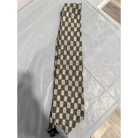Van Heusen 100% Italian Silk Mens Neck Tie Green Tan Geometric Pattern - Picture 1 of 3
